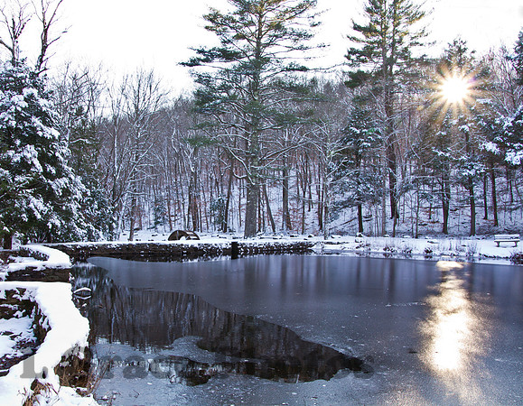 LAST RAYS AT CHATFIELD HOLLOW   KILLINGWORTH